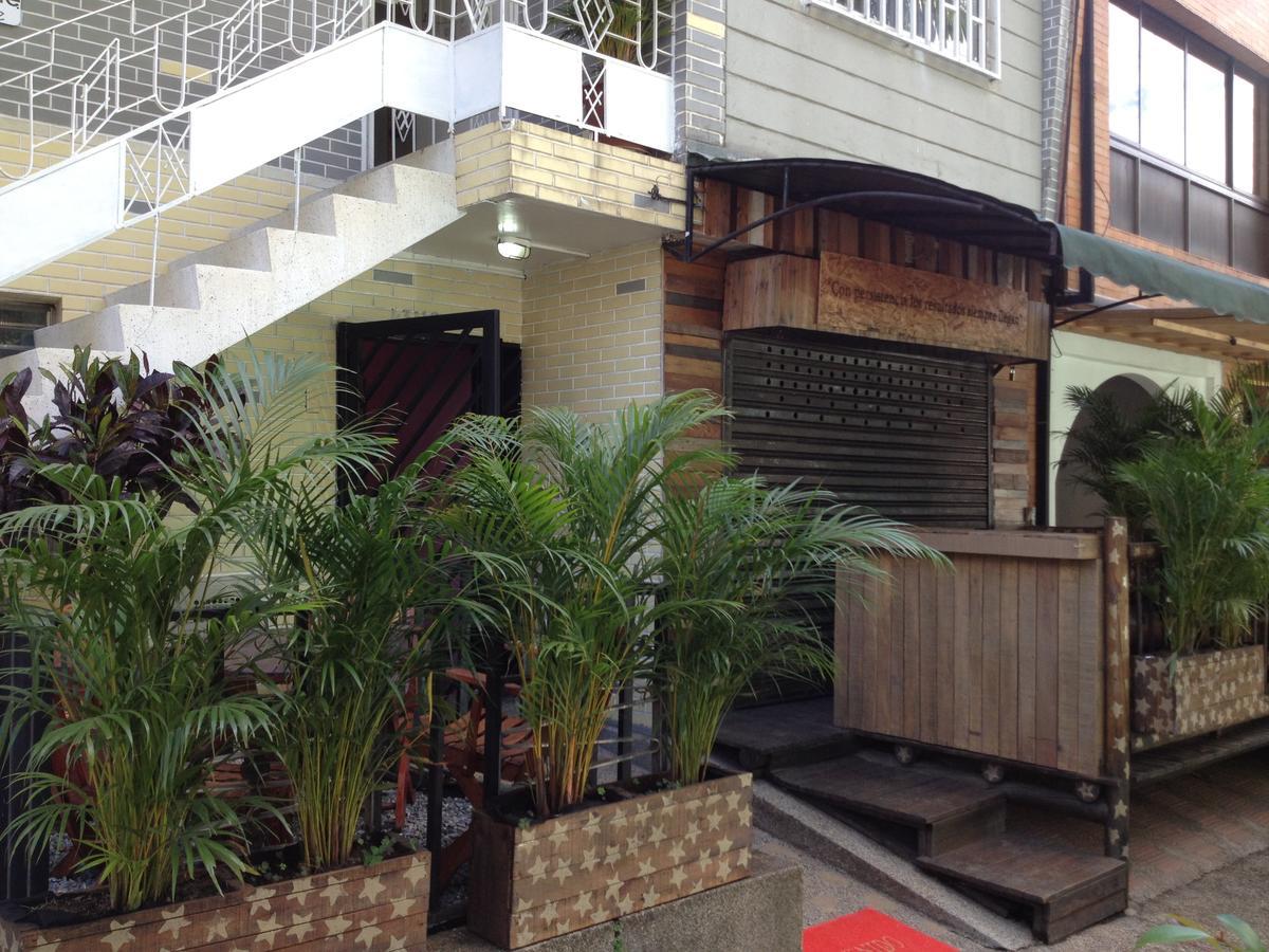 The Kings And Queens Hostel Medellin Luaran gambar